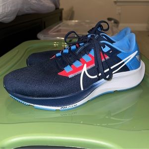 Men’s Nike Air Zoom Pegasus 38 Tennessee Titans edition
